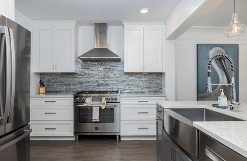 Isle of Palms House | Spacious Isle of Palms Beach Home with Hot Tub, Game Room, & Modern Amenities