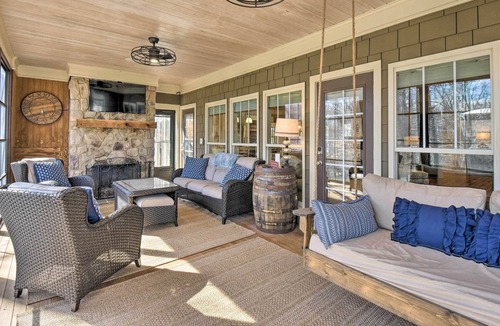 Gumlog House | Spacious Lake Hartwell Home w/ Dock & Views!