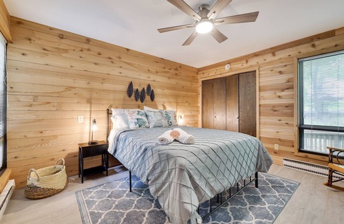 Gouldsboro Cabin | Spacious Lakefront 4 bedroom, 2 bath Mountain Retreat with Private Beach, Kayaks