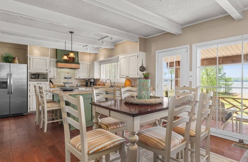 Lutts House | Spacious + Lakefront, Luxury Comfort Home w Eagles, Boathouse, Fireplace & Views