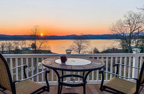 Dandridge House | Spacious Luxe Lakefront Home Hot Tub Dock Firepit