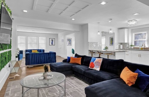 North Druid Hills House | 🏡 Spacious Luxury: 7BR, 6Bath home with 11 beds, ideal for large families or corporate groups