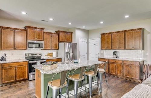 Meridianville House | Spacious Meridianville Family Home w/Patio