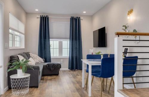 Downtown Dunedin House | Spacious & Modern Tiny Home with Pool in Dunedin