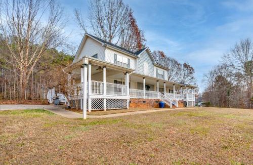 Mount Mourne House | Spacious Mooresville Home w/Lake Norman View!