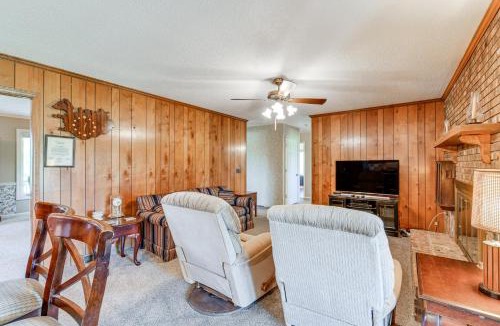 Southmont House | Spacious Mount Pleasant Home w/Grill & Yard!