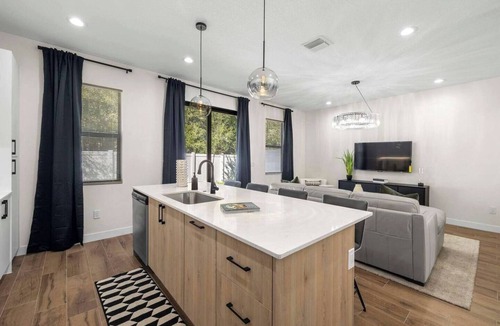 Pinecrest West Park House | Spacious New-Build 3Br Home Near Downtown Tampa