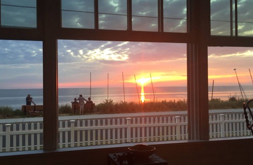 North Cape May House | Spacious North Cape May Waterfront home on Delaware Bay comfortably sleeps 14