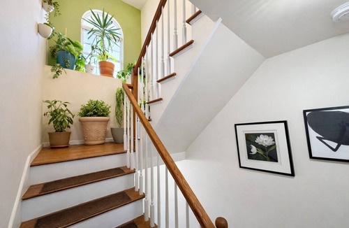 Elizabeth Apartment | Spacious Oasis l 3BR/2BA l Pet Friendly Relocation Stay l EWR, NYC