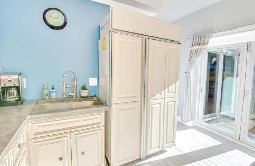 Norris Square Apartment | Spacious Oasis - Parking, Private Patio & Roofdeck