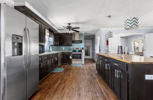 Seven Oaks Apartment | Spacious Oasis With Pool | Near Harbison | 5BR