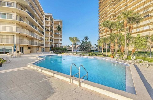 Marco Island Condo | Spacious oceanfront condo with heated pool, pickleball, tennis, gym, & balcony