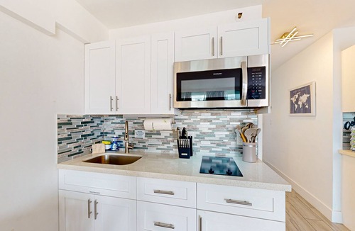 East Daytona Apartment | Spacious oceanview studio condo with pool, beach access and washer/dryer