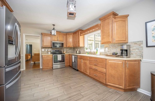 Gainesville House | Spacious Pool Home 3 Miles to UF!