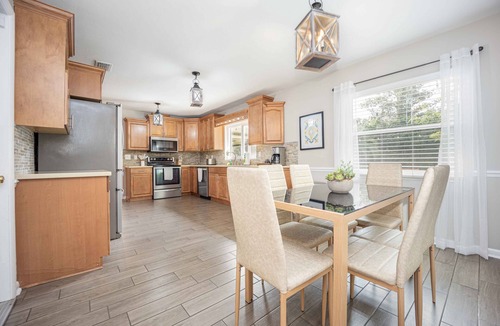 Gainesville House | Spacious Pool Home 3 Miles to UF!