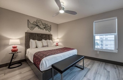 Treasure Island Hotel | Spacious Resort Suite w/Full Kitchen & Stunning Sunsets in Treasure Island