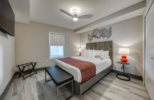 Treasure Island Hotel | Spacious Resort Suite w/Full Kitchen & Stunning Sunsets in Treasure Island