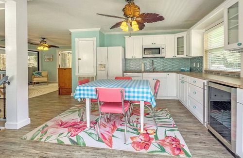 Dunnellon House | Spacious Riverhouse with views, pool, jacuzzi, and near Rainbow River