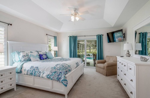 Lely Golf Estates House | Spacious, Snowbird-Friendly Gem with Golf Course & Pond View plus a Private Pool