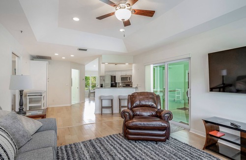 Lely Golf Estates House | Spacious, Snowbird-Friendly Gem with Golf Course & Pond View plus a Private Pool