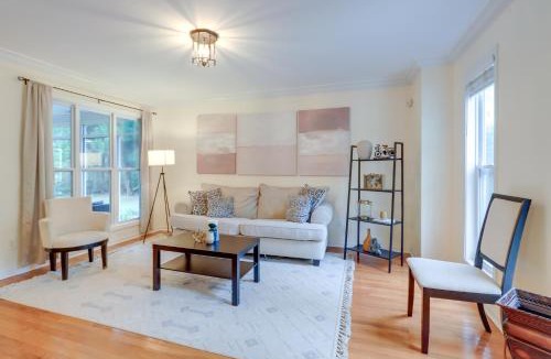Stockbridge House | Spacious Stockbridge Manor: Pool Table, 2 Kitchens