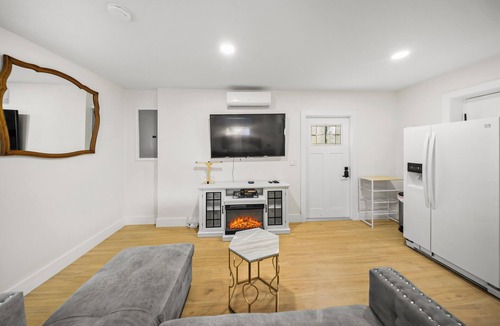 Carrollwood Apartment | Spacious Studio: King Bed, Kitchenette & Full Bathroom and Board Games!