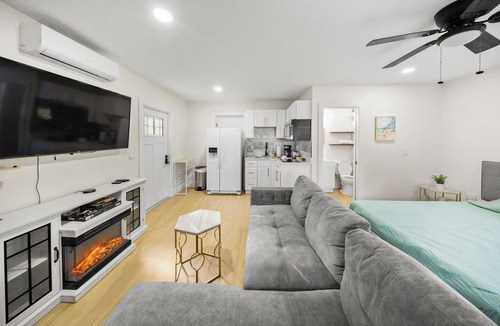 Carrollwood Apartment | Spacious Studio: King Bed, Kitchenette & Full Bathroom and Board Games!