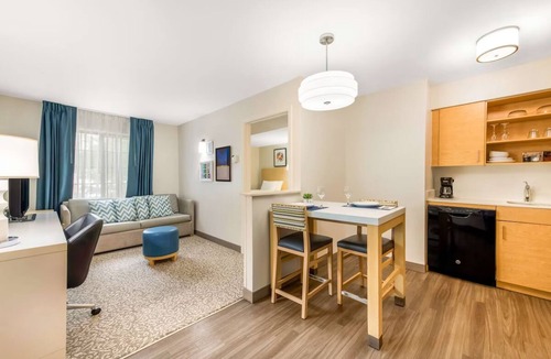 Arrowood Hotel | Spacious Suite 3 Miles Away Carowinds Park & 6 Miles Away SouthPark Mall