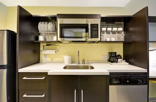 Rock Hill Hotel | Spacious Suite w/Outdoor Pool + Free Breakfast Near Rock Hill Sports Complex