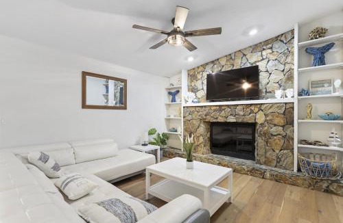Largo House | Spacious & Sunny Family Gem - Heated Pool, Firepit and Game Room