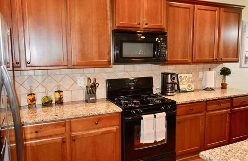 Cumming House | Spacious Townhouse w/Oversized Master BD near Halcyon - Great for Families