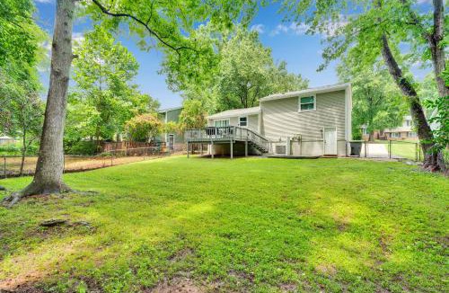 Charlotte House | Spacious Uptown 3BR - Game Room - Deck - Kingbed