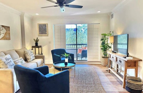 Harbour Town Condo | Spacious Villa, Near Shops & Beach in Harbour Town