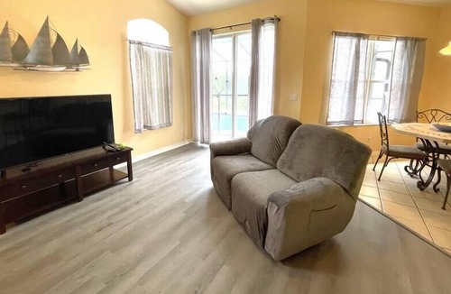 Tuscan Ridge Villa | Spacious Villa South Facing Pool 20 min to Disney