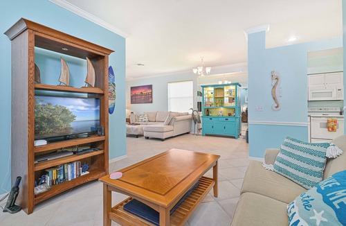 Biggar Villa | Spacious Villa with Stunning Lake Views in a Quiet 55+ Community