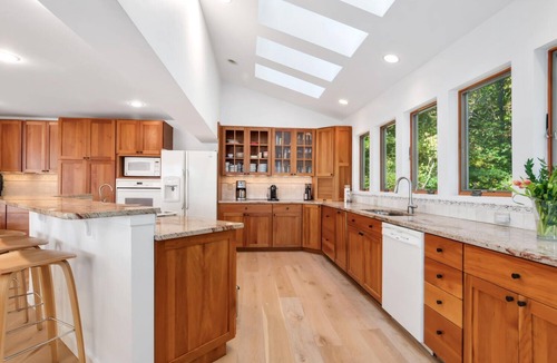 Royal Oak Cottage | Spacious waterfront house in charming Royal Oak with WiFi, AC, dock