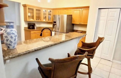 Fort Myers House | Spacious Waterfront 4BD/3BA in CC w/JAZCUZZI