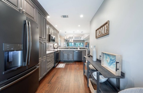 Lely Golf Estates Condo | Spacious, wellstocked, laundry room in unit, screen lanai, reclining sofa chairs