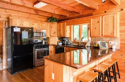 Ferguson Cabin | Spacious Wooden Cabin, WiFi, Hot Tub, Close to Walking Trails, Fireplace