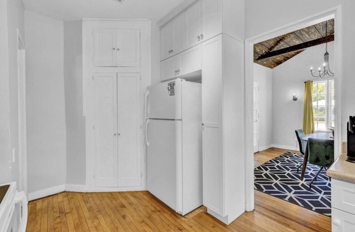 Kingston Cottage | Spanish Beach Bungalow Mainhouse