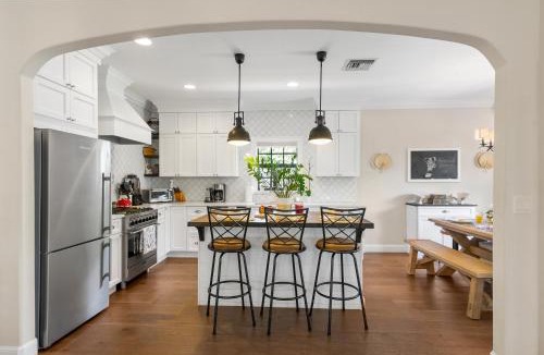 Old Northwood House | Spanish Charm 4br Guest House Private Yard