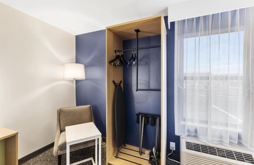 Abingdon Hotel | Spark by Hilton Abingdon I-81 near Fairgrounds