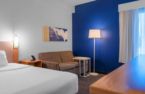 Town Center Hotel | Spark by Hilton Atlanta Kennesaw Town Center