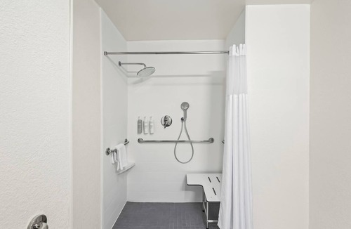 Gwinnett Place Hotel | Spark by Hilton Duluth