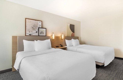 Knoxville Hotel | Spark by Hilton Knoxville North I-75