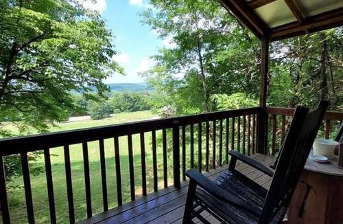 Sparta Cabin | Sparta's Hidden Gem: Unique Views Cabin for an Intimate Escape