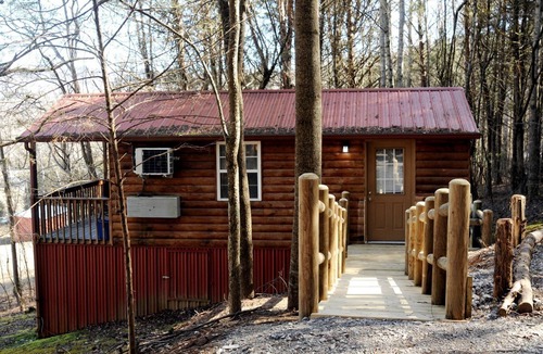 Sparta Cabin | Sparta's Hidden Gem: Unique Views Cabin for an Intimate Escape