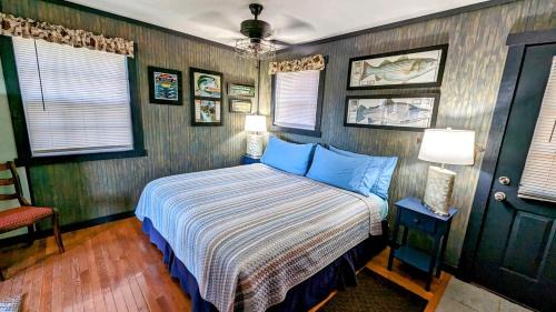 Sparta House | Sparta Serenity: Charming Cabin with Hot Tub and Scenic Farm Views in TN
