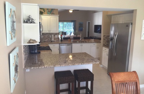 Naples Park Villa | SPECIAL RATES Oct 14-Dec 11! 5⭐️ LUXURY BEACH VILLA with SECLUDED POOL+HOT TUB