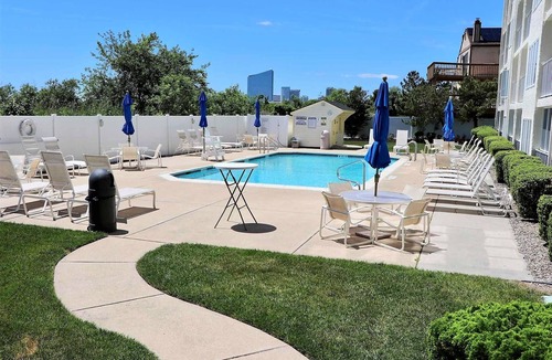 Southend Condo | Special Summer Rates - Relaxing Ocean Front 4th Floor Condo - 7 night min